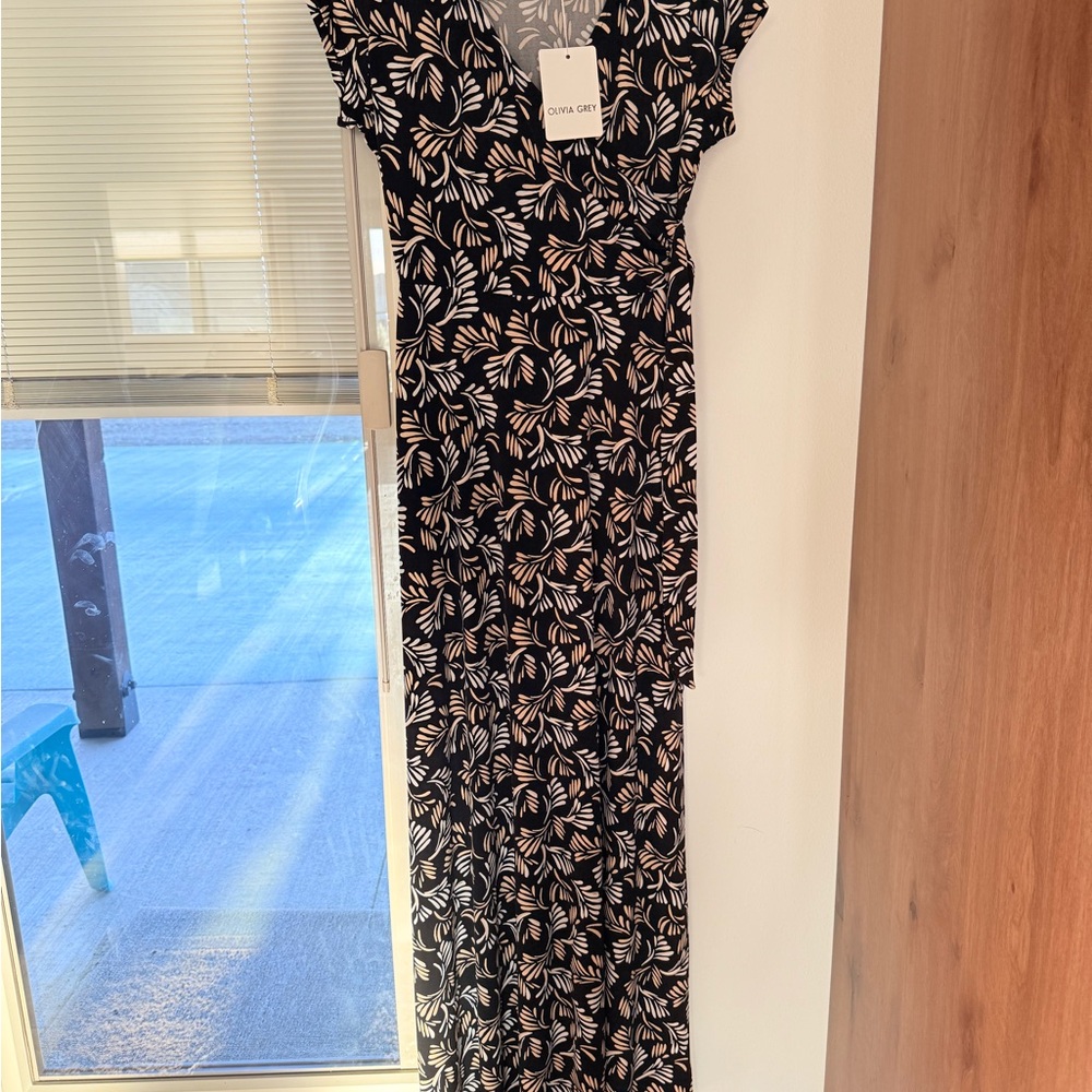 Cynthia Rowley Black and Cream Leaf Print Maxi Dress